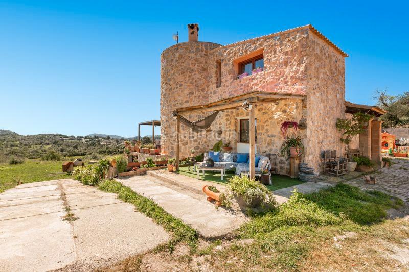 Foto 8c851800-bf6e-47bd-84a0-72f5c0774816. Masia amb xemeneia aparcament a Zona d´Interior Son Servera