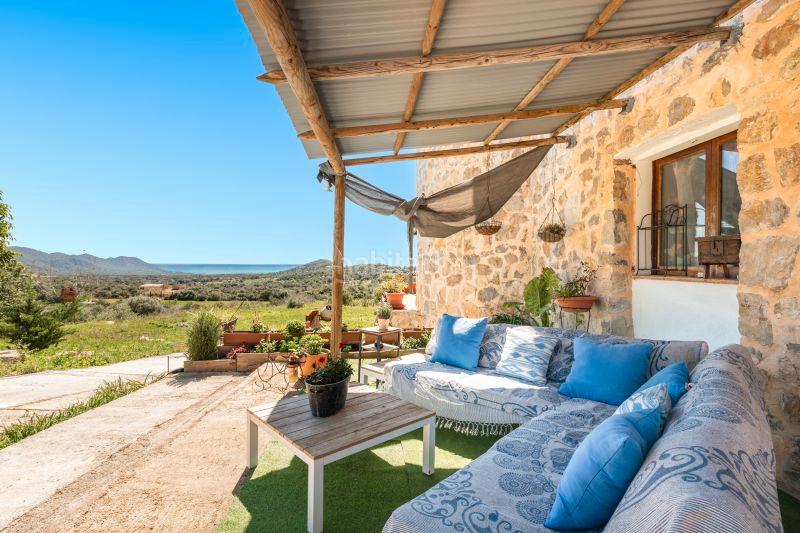 Foto baab6366-ff39-4c42-9389-94c8f667a4b4. Masia amb xemeneia aparcament a Zona d´Interior Son Servera