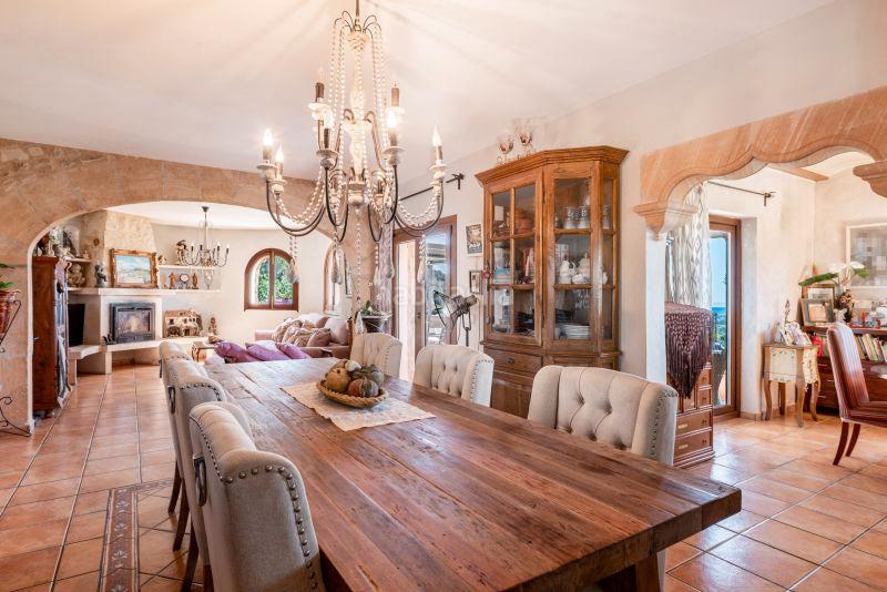 Foto efc40eb8-eafb-4eb9-91a0-4226ca2ff8a4. Masia amb xemeneia aparcament a Zona d´Interior Son Servera