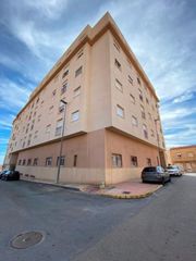 Etagenwohnung  Calle moncada calvache. Piso de 3 dormitorios y 2 baños completos en la gangosa!!  muy b