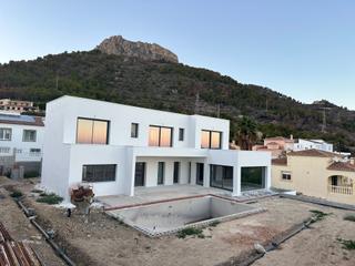 Casa a Canuta. Villa de nueva construccion en calpe