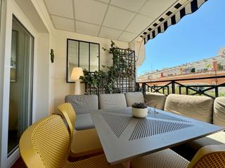 Apartament a Pueblo. Moderno apartamento de 3 dormitorios en zona tranquila de calpe