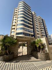Apartament a Puerto. Apartamento en edificio turquesa, calpe
