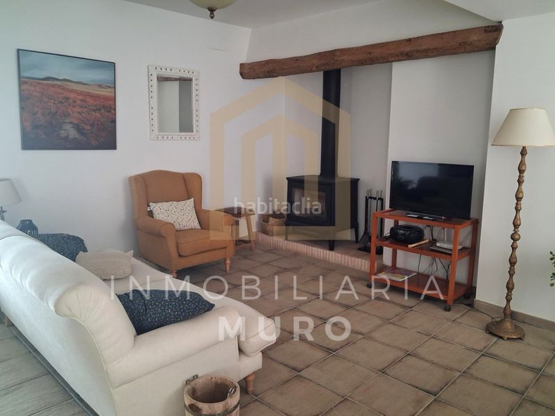 Foto b93620cf-f867-4ff2-8e4d-7d3eadf30b35. Masia amb piscina a Gaianes