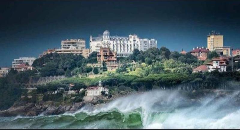 Foto 7756c6a7-6dca-468f-8384-3540d9ca0813. Édifice avec piscine dans Hispanoamérica-Bernabéu Madrid