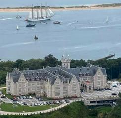 Edifici a Paseo de pereda 37a. Hoteles y apartamentos turísticos en cantabria