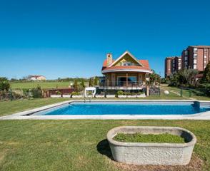 Xalet a Calle udial 17. Chalet de lujo de 750m2 cerca del parque de las llamas del sardi
