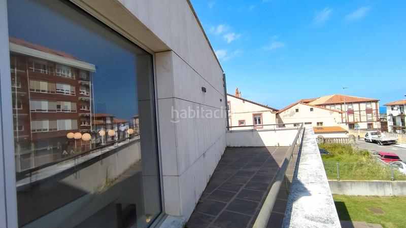 Foto 0299d623-7a03-4fec-ac9b-d880480aca23. Chalet en calle arriba 50c chalet de diseño moderno con vistas al mar en Santander
