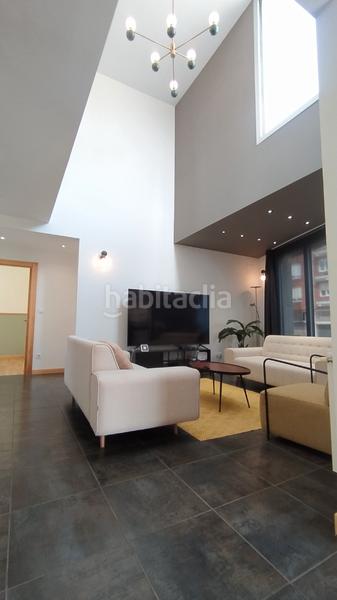 Foto 04cf3327-c0a5-487d-82f4-42ad44e7db1a. Chalet en calle arriba 50c chalet de diseño moderno con vistas al mar en Santander