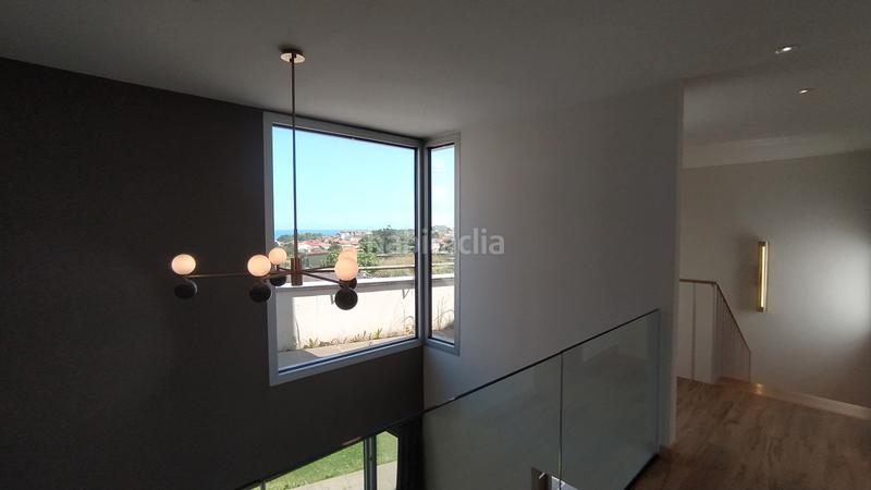 Foto 37438a93-e7ee-4329-88e0-f1d637594882. Chalet en calle arriba 50c chalet de diseño moderno con vistas al mar en Santander