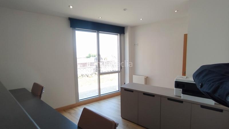 Foto 4797375d-1d4e-4e2b-8fa4-9cd047803756. Chalet en calle arriba 50c chalet de diseño moderno con vistas al mar en Santander
