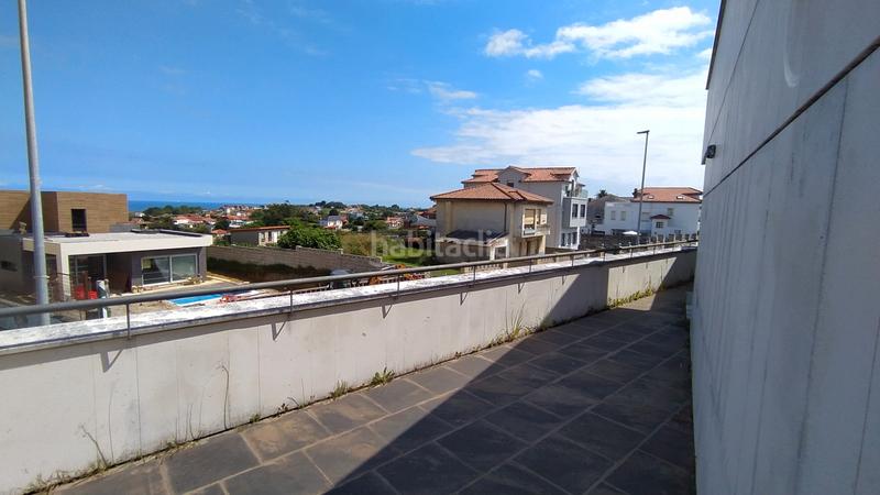 Foto 8c765efb-c591-490f-9ecc-1898df58bcd4. Chalet en calle arriba 50c chalet de diseño moderno con vistas al mar en Santander