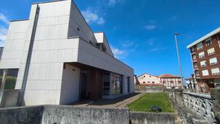 Xalet a Calle arriba 50c. Chalet de diseño moderno con vistas al mar