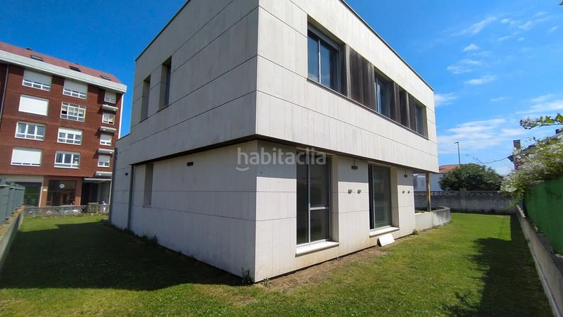 Foto b2c5fde7-a8ef-4ef4-988c-cc2d817ebc62. Chalet en calle arriba 50c chalet de diseño moderno con vistas al mar en Santander