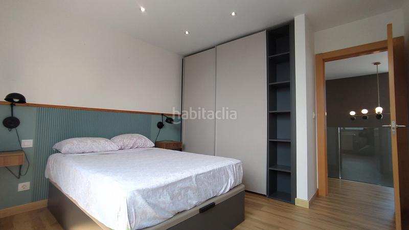Foto b560e5a5-bb49-4c1d-a3cd-169f0cda4290. Chalet en calle arriba 50c chalet de diseño moderno con vistas al mar en Santander