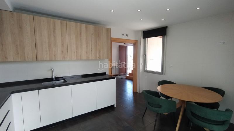 Foto bfcf8412-ac08-467a-b852-fcd704e173da. Chalet en calle arriba 50c chalet de diseño moderno con vistas al mar en Santander