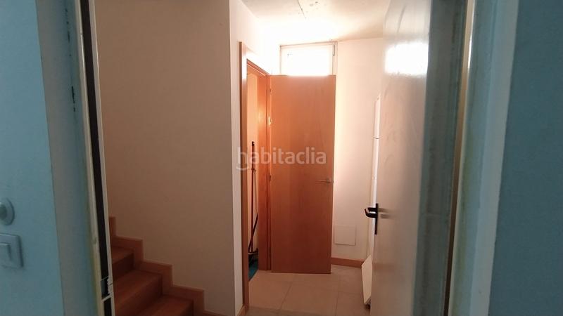 Foto d17698eb-b184-410f-956d-cd46e89645d8. Chalet en calle arriba 50c chalet de diseño moderno con vistas al mar en Santander