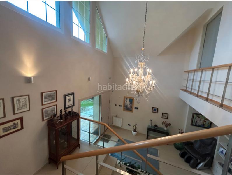 Foto 20eaedbf-b331-44b8-bc80-ded376b079f4. Xalet amb calefacció aparcament piscina a Cueto Santander