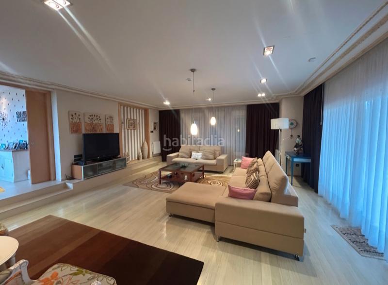 Foto 34477f9d-89bc-42ef-bafb-b12e797268d1. Xalet amb calefacció aparcament piscina a Cueto Santander