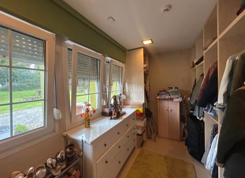 Foto a4551cd6-9c5d-4bda-8f9d-d9467b679c24. Xalet amb calefacció aparcament piscina a Cueto Santander