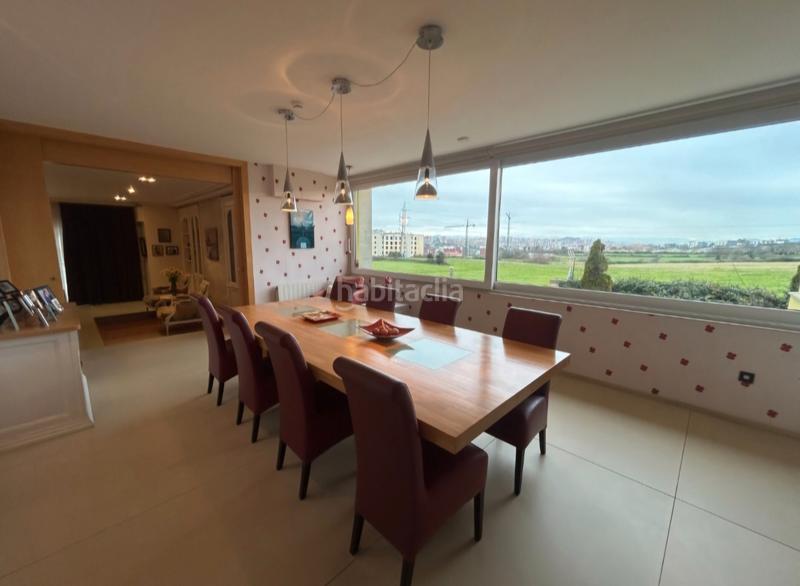 Foto cf614798-d8d1-4130-a704-f2bcae04b937. Xalet amb calefacció aparcament piscina a Cueto Santander