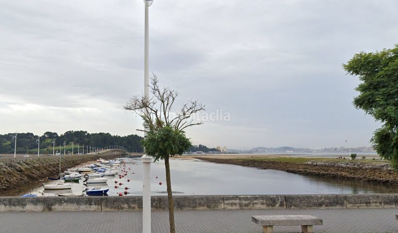 Foto efae4a96-6258-4574-8abb-1d4216544c7d. Xalet amb xemeneia calefacció aparcament a Somo Ribamontán al Mar