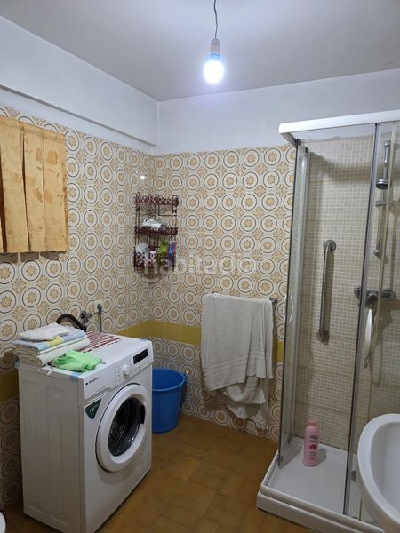 Foto 67cb8c3f-5760-4558-bff8-a0e6c55a17c0. Casa adossada amb xemeneia calefacció aparcament a Valdáliga