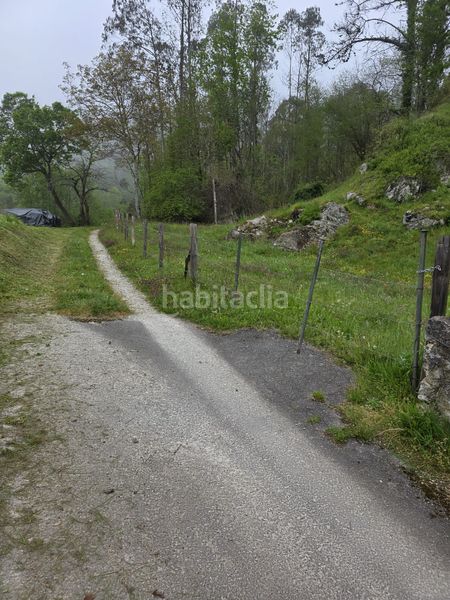 Foto a69a62d8-27a5-4a55-a6e3-7894c482cb49. Casa adossada amb xemeneia calefacció aparcament a Valdáliga
