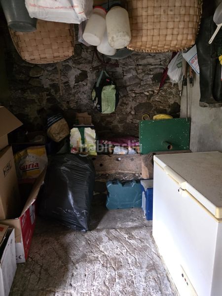 Foto bd9b7511-c0f6-4bf1-83c5-dde7ed17c05b. Casa adossada amb xemeneia calefacció aparcament a Valdáliga