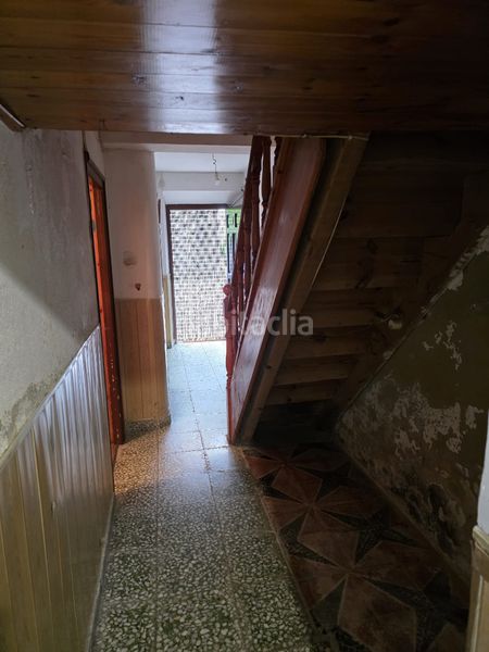 Foto d36d4206-bb1e-4d9a-ad56-9d50386c054c. Casa adossada amb xemeneia calefacció aparcament a Valdáliga
