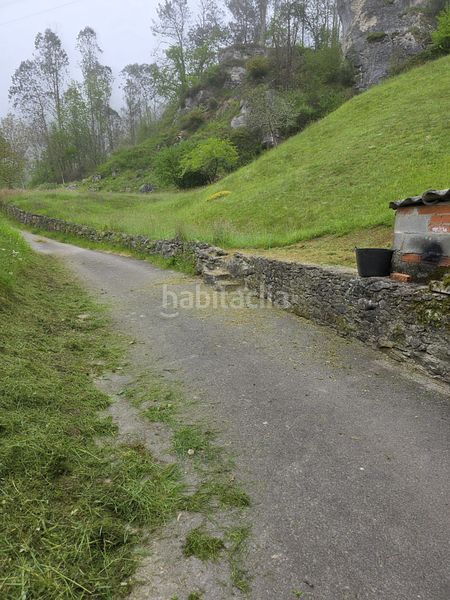Foto f1072c2e-e558-4a67-83a7-8329e6b55053. Casa adossada amb xemeneia calefacció aparcament a Valdáliga