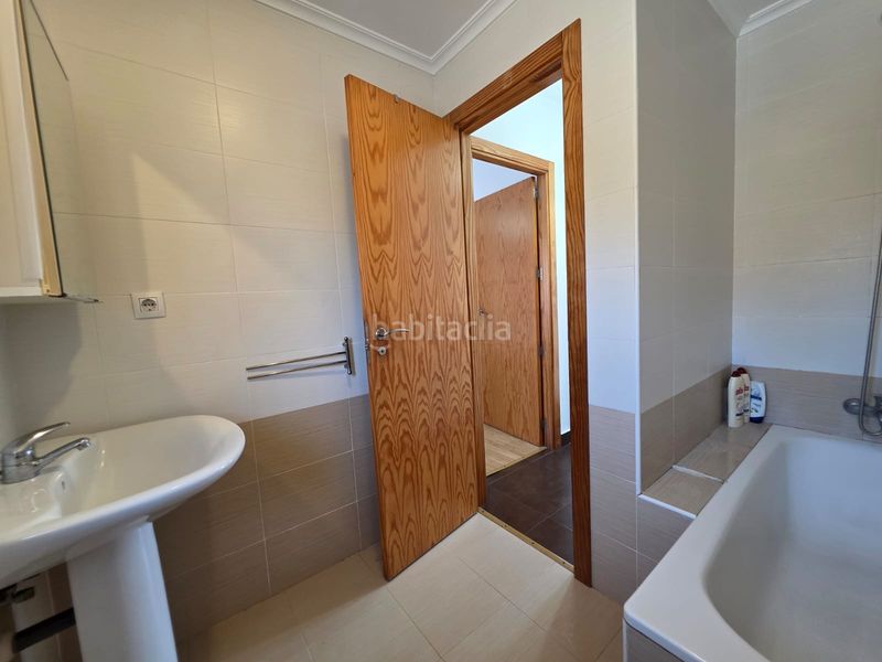 Foto fcefebb9-dd24-4d23-89bb-689afb972e5e. Casa adossada amb calefacció aparcament a Cudón Miengo