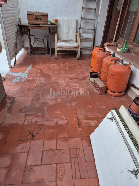 Foto 1ccd6d9d-86d6-4746-a855-e73d5d4ce377. Casa amb calefacció aparcament a La Maurina Terrassa