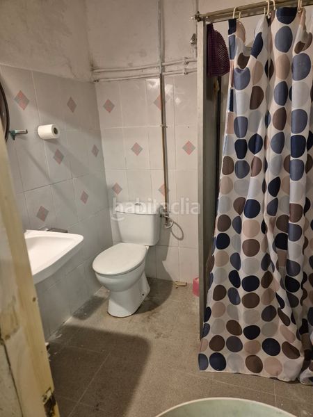 Foto 7565089e-5391-4406-981a-6fbd929f25d7. Casa amb calefacció aparcament a La Maurina Terrassa