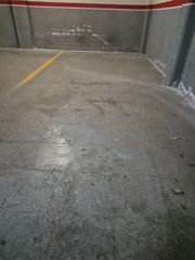 Aparcament cotxe a Carrer del Doctor Salvà 175