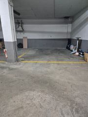 Parking coche en Carrer de lle� 11. Se vende plaza amplia de parking de 15 m� en calle lle�, 11 de t