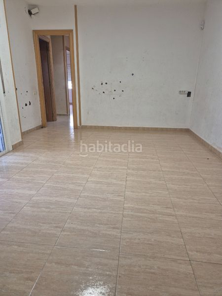Foto 1939dce4-0cf0-4fba-986d-9a03d34b7b9a. Casa a carrer d osca 11 a La Maurina Terrassa