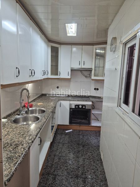 Foto c28c737f-6a98-4bec-90b5-6a74f6d52694. Casa a carrer d osca 11 a La Maurina Terrassa