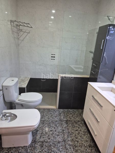 Foto e8d01109-38ef-4631-8693-bb1080edd560. Casa a carrer d osca 11 a La Maurina Terrassa
