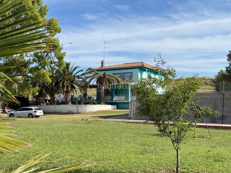 Foto 4aaf529c-89d3-499d-b6b1-1ff78c16fc3b. Masía en calle prado 23 chalet rústico en venta en Alborache