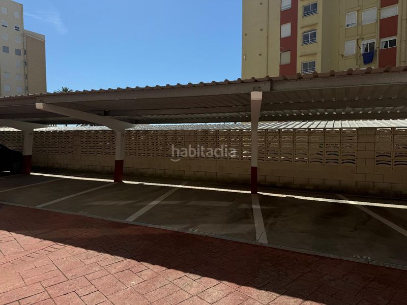 Foto 8e0e6b60-286c-4962-a8bc-8eb5a2da4668. Apartament amb piscina a El Perellonet Valencia