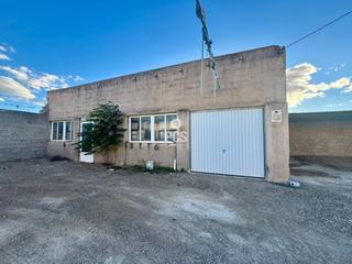 Casa en Zona alrededores de totana s/n. Venta de casa en totana