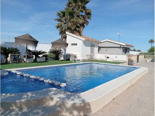 Chalet  Calle zona alrededores totana s/n. Venta de villa en totana