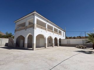 Chalet  Calle alrededores velez rubio 1. Venta de villa espaciosa en vélezrubio