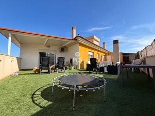 Penthouse in Calle zona triptolemos s/n. Ático en venta en totana