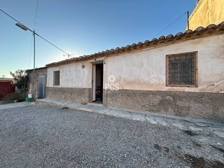 Chalet in Calle paret0n s/n. Venta de villa en totana