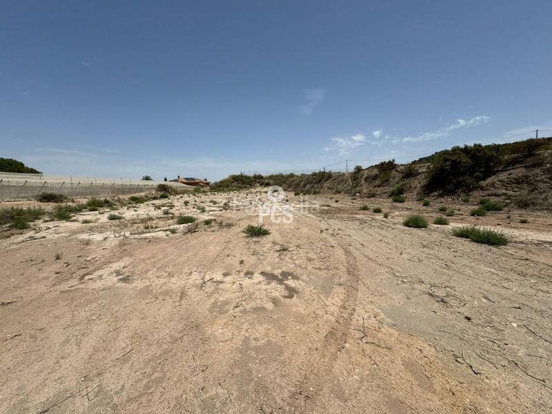 Foto 30aa8c20-118a-4f09-9faf-6ce0b41b974b. Finca rústica en zona los secanos ´s/n terreno en venta en Totana