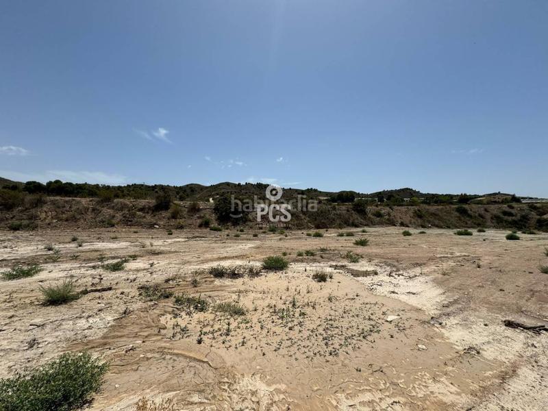 Foto 82942f4d-6c49-4e43-b78d-c8c9e15628d3. Finca rústica en zona los secanos ´s/n terreno en venta en Totana