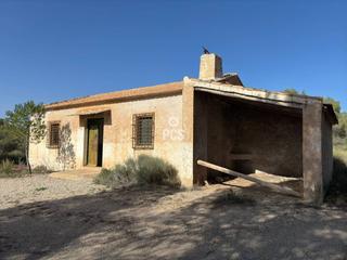 Chalet à Paraje sierra espuña s/n. Venta de una villa en totana