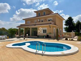 Chalet in Totana zona huertos s/n. Venta de villa en totana
